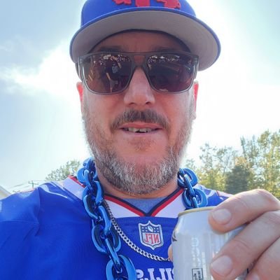 Love the Buffalo Bills 🦬
Fighting Irish fan ☘
Billsmafia member!!