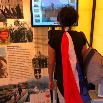 famousherself's profile picture. .