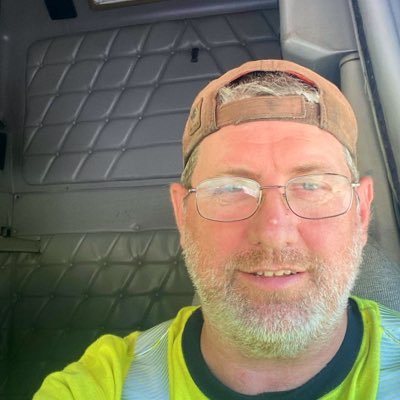 Florida born, US Navy Retiree, Dad to 8 awesome kids. Currently a frac sand hauler.