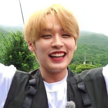 universitaria un poquito obsesionada con lee minho y el minsung.... por cierto conocí al minsung en persona