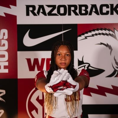 #30 | C/O 2025 | Utility | Softball & Track |2023 PGF 🥎 All American | NHS | Clear Creek HS| @razorbacksb