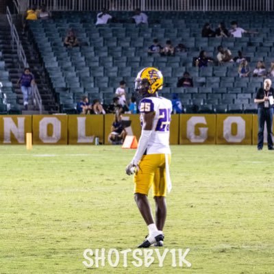 St.Augustine Hs | C/O 27’ 9th | 6’0 170 weight . |3.0 gpa || Position :Cornerback athlete/504-875-9769/ Ryan montague /2600💜 /mail RyanMJr8@outlook.com