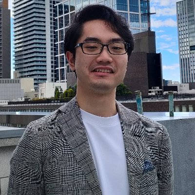 2025年1月よりオオサカンスペースのスタッフに復帰しました!趣味はフラメンコの踊りに合わせてギターで伴奏したり、時々歌ったり。フラメンコ教室での伴奏修行も継続中です。
