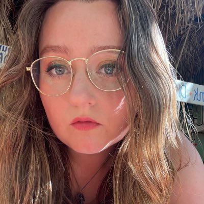 🏳️🌈👩🌾 🏎️ Always over-caffeinated and yelling about sports. The Lap Around America Project. Building a bus is hard. TikTok: leavittobeav
