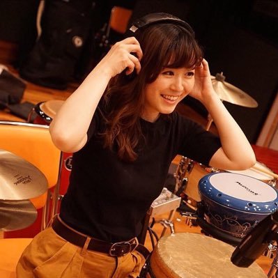 Percussionなどなど。 ぽつぽつ気分で呟きます。告知などもしつつ、しかしどうでも良いひとりごともたまに。デザートよりお肉が好き。穏やかに、穏やかに。 Instagramもやってます。