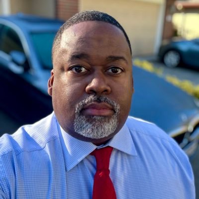 Turnaround Principal in the Bay Area. Champion for urban education, equity and change. Students First. @CAU HBCU Alum, @GSUpanthers Alum, ΩΨΦ.
