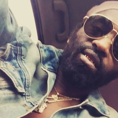 Artist & Songwriter All Social Media @hunditpounz Scorpio ♏
♠Like Dat Dea #FPG #STSG♠ 🇯🇲 F🌴a.