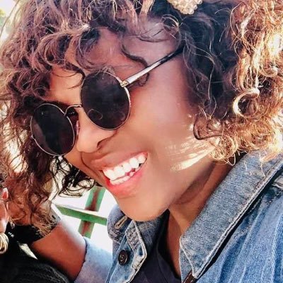 sgirlym's profile picture. Making a statement without saying a word Haute properties