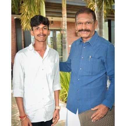 Politician
சமூக வலைத்தள ஒருங்கிணைப்பாளர்
தகவல் தொழிநுட்ப அணி
நங்கவள்ளி ஒன்றியம்.,
சேலம் மேற்கு மாவட்ட தி.மு.க