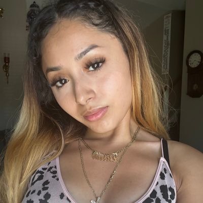 anavila222's profile picture. 222 | 🍃🔮🦋✨🪐