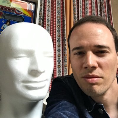 Journaliste salarié de Libération, rubrique Social, à retrouver sous un ciel sans nuages si vous le souhaitez