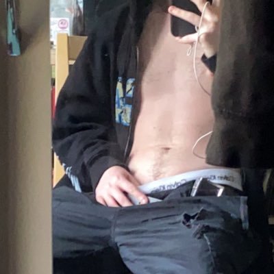 19, mdni, nsfw, bi, kinda new to nsfwtwt but feel free to dm + retweet my content!!