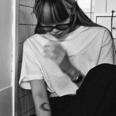 aavocadocoffee_'s profile picture. 