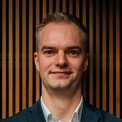 Mitglied der @HBBuergerschaft | Vorsitzender Rechtsausschuss | Sprecher für Inneres, Recht, Wissenschaft, Medien, Digitales & Klima @FDPFraktionHB | Dr. iur.