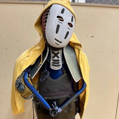 埼玉県立大宮高校剣道部の垢です。(2024年度現在)2年生5名、1年生4名で日々稽古に励んでおります。部員募集中、初心者大歓迎です!リプ、DM、質問お気軽に!