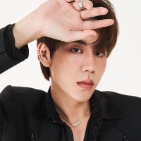 KSnnnn🥦🎸🦈 (@ksmrsnut) 's Twitter Profile