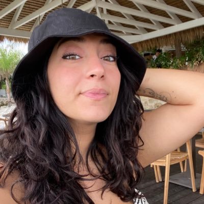 Shieraki_'s profile picture. • Fashion design’s student 👗 • Artist 🎨 • ♊️ • 
Naples (ITA)