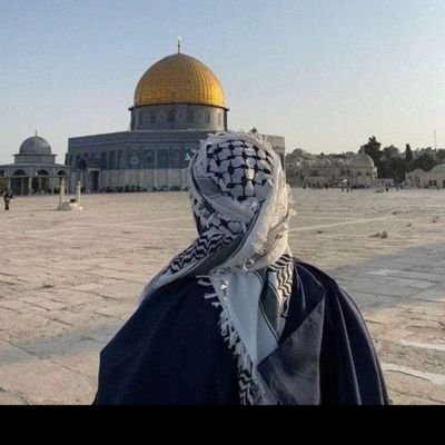 ما زالَ في العينِ طيفُ القدسِ يجمعُنا
 لا الحُلمُ ماتَ ولَا الأحزانُ تنسينا!..🇵🇸
vet lvl 4 DU