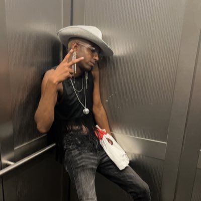 this is a stan account for the following Beyoncé Giselle Knowles-Carter, Lando Norris and Oscar Jack Piastri