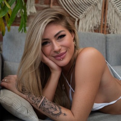 Naked News Anchor 🌎 🇨🇦 XXX Content Creator 💦💦 All around babe FOLLOW LINK FOR XXX CONTENT 👇👇