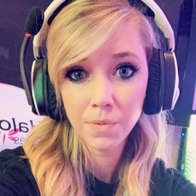 Dual stream partner and wifey to @Skeezyfries. Professional pain in the ass. Probably drinking hot tea or wine while watching some shitty reality show.