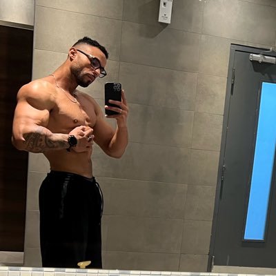 Sixtrou's profile picture. Will fuck your girl for fun