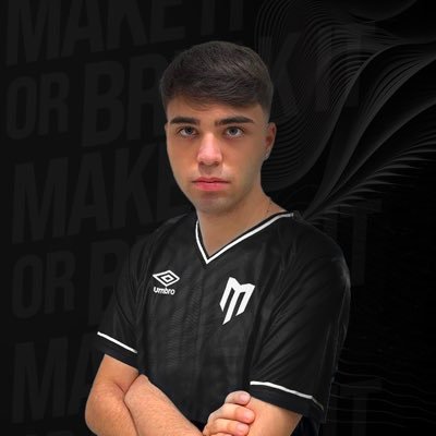 • 18 / 🇮🇹 • FIFA Player @mkersofficial 🎮 • Managed by @fedele_esports / top 17-24 ecl 🇬🇧 / playoff eclub Fifa 23 🏆. top 8 December Cup /peppe@pro.mkers.it