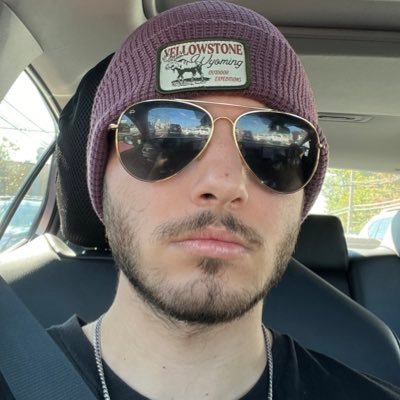 tom_adamski21's profile picture. #NYG #NYK