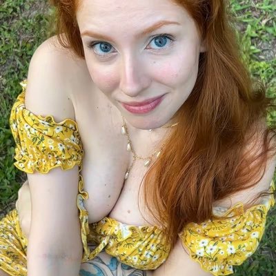 Ginger Mermaid 🧜‍♀️ 
I'm still getting wet 💦 on land 
Come into my tent...
⛺ 👇🏼