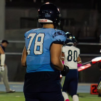 6'5 280lbs | Offensive Linemen | Kailua Highschool C/O 2026 | Info: esaiah.wong78@gmail.com