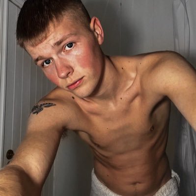 21 | UK | ONLYFANS ⬇️