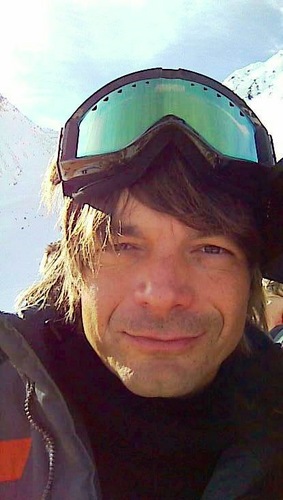 Dreamer, Traveler, Entrepreneur, Minimalist and Knight of the Light.One step forward everyday!