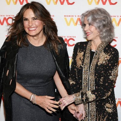 IiIithsternin's profile picture. new account of @Iauraroslin | #1 fan of jane fonda's blog | account held hostage by el*n. brain held hostage by law and order svu.