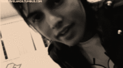 Desde: 04-12-11 @pelanzarestart Porque essa complicação? Distância é o fim pra quem tem coração. Te Amo meu anjo..Dona: @LanzaMeuMundo3