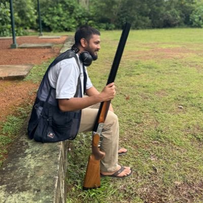 Badhitter1's profile picture. Dm to pay my flying fees