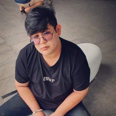 Kasidit_North's profile picture. Eat or Die!!🥩
1 7 . 1 2 . 1 9 9 X