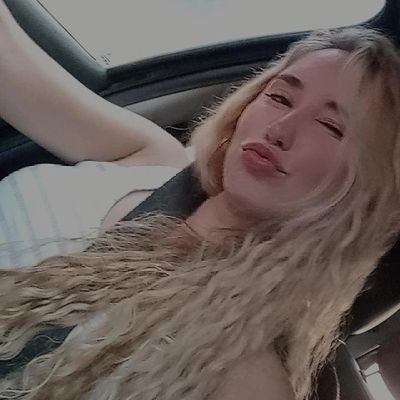 SaraEmely6's profile picture. Voltei p 🐦