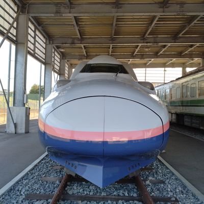 生まれ育ちも新潟の農家で高校生の鉄道ファンです。駅メモをしながら、スマホを片手に鉄道旅をしてます。（しゅかとみろく推し）鉄道の他にもシンカリオンが好きだったり（1作から見てます）、車が好きだったり（特に日産自動車）、頭文字DやMFゴーストも見てます。