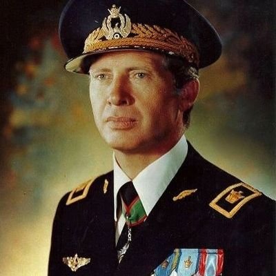 مَن زادگاهِ 𓉱 کوروشَم 𐎤𐎢𐎽𐎢𐏁 𓁈 2583
سرباز رضاشاه دوم ، فدایی خاک ایران ، جاوید شاه
#KingRezaPahlavi 🜲 𓌜𓄂☼𓆃