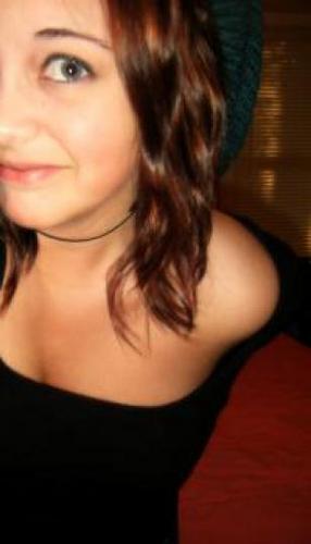 I need some lovin on new years night... anyone wanna hook up? add me at http://go-u‌r‌l.in/6zS