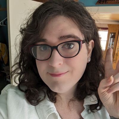 I WRITE INTERNET JOKES AND MAKE REFERENCES TO INTERNET JOKES. I'm an author! trans woman, she/her ☭ Ebooks: https://t.co/e5paLmT2uV also on bsky