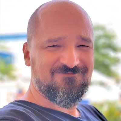 lszlilles's profile picture. 