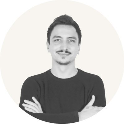 Director Ejecutivo de @LearnByHelping
Orador en @TEDxBarcelona
Autor de