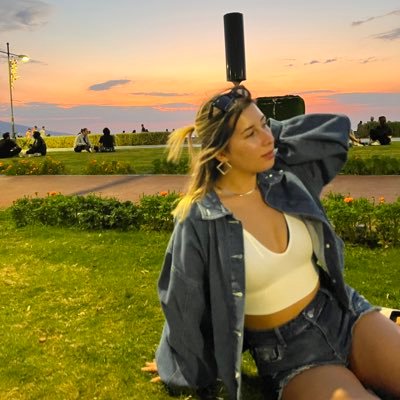 dilaayunlu's profile picture. sar başa