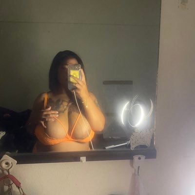 kratai097's profile picture. แอคเก่าหายไปเลยกู้ไม่ได้😩😒        #รับรีทวีต #รับโปรโมท ⚔️#นางแบบ18+