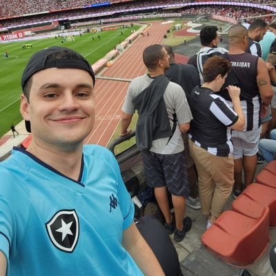 Piloto de navio / Oficial de Náutica 🚢
.
Clone do ator de You