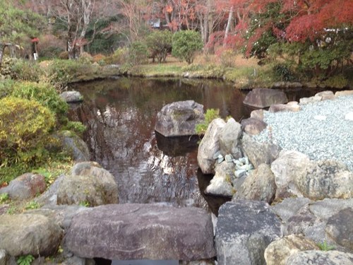 HAkone_taroU's profile picture. 初めまして。
箱根太郎です。
つぶやきます。
ハコネ