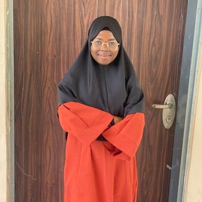 Muslimah🧕 ~ Gentle girl😌 ~ Ladokite ~ Computer Scientist👩‍💻 ~Aspiring pentester👩‍💻  ~ Shoemaker👟  ~ Rotaractor ~ Martial art lover🥋🥊 ~ Peace✌️