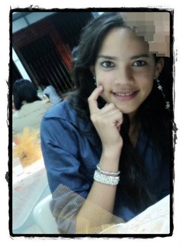 VooçÊ poode esconderr muiita cooisa atraves de um sorriso , mas nunca de um OLHAR '!!
Msn , ellem_cristtina@hotmail.com , add aii geente :)