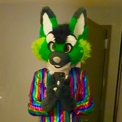 25 • 🐶 • NSFW 🔞• maned wolf • smells like weed 🌿 tastes like key lime pie • love being blasted out of my mind while getting blasted from behind • @dmcostumes